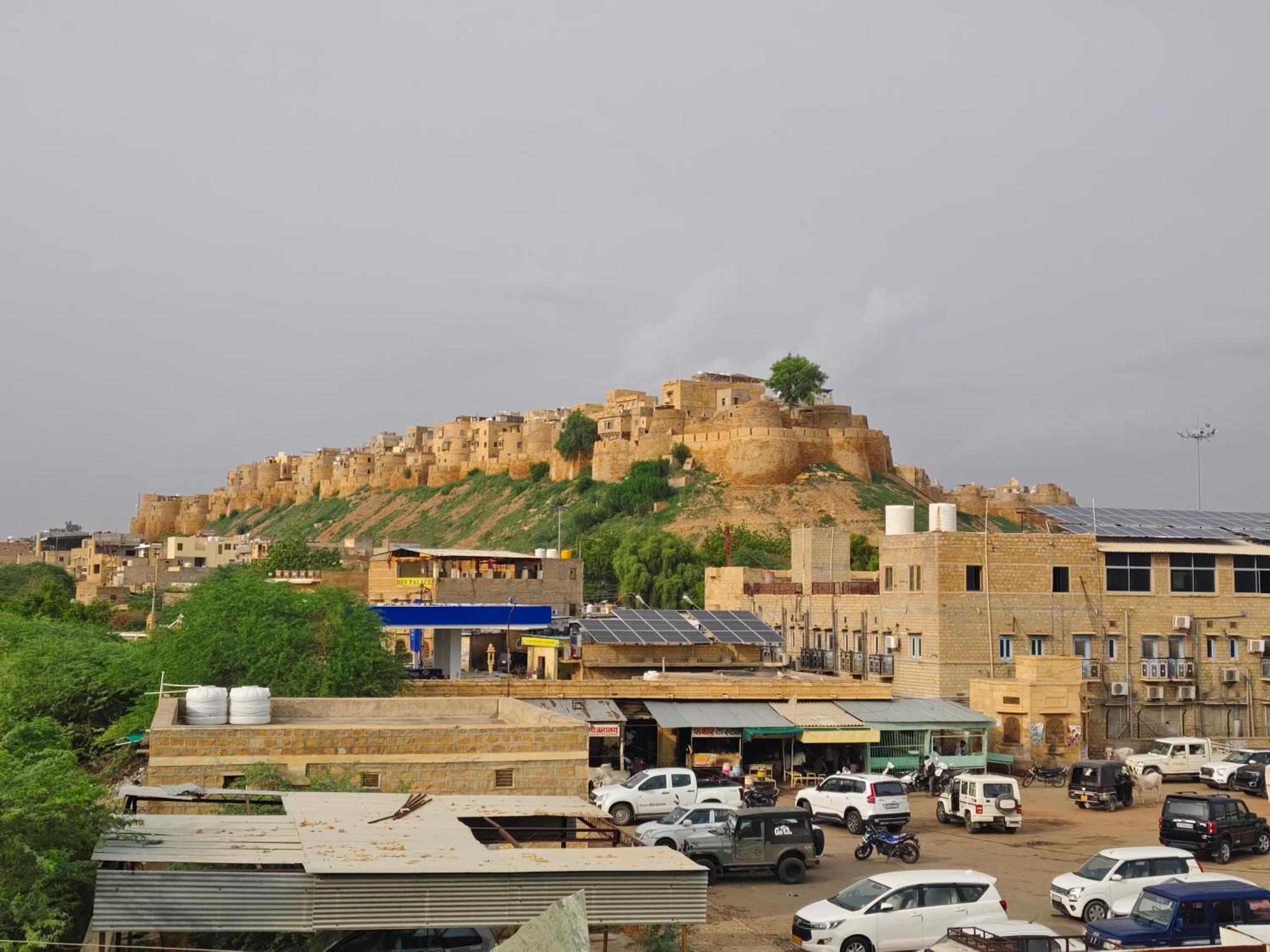 Hotel Golden Night Jaisalmer Exterior photo